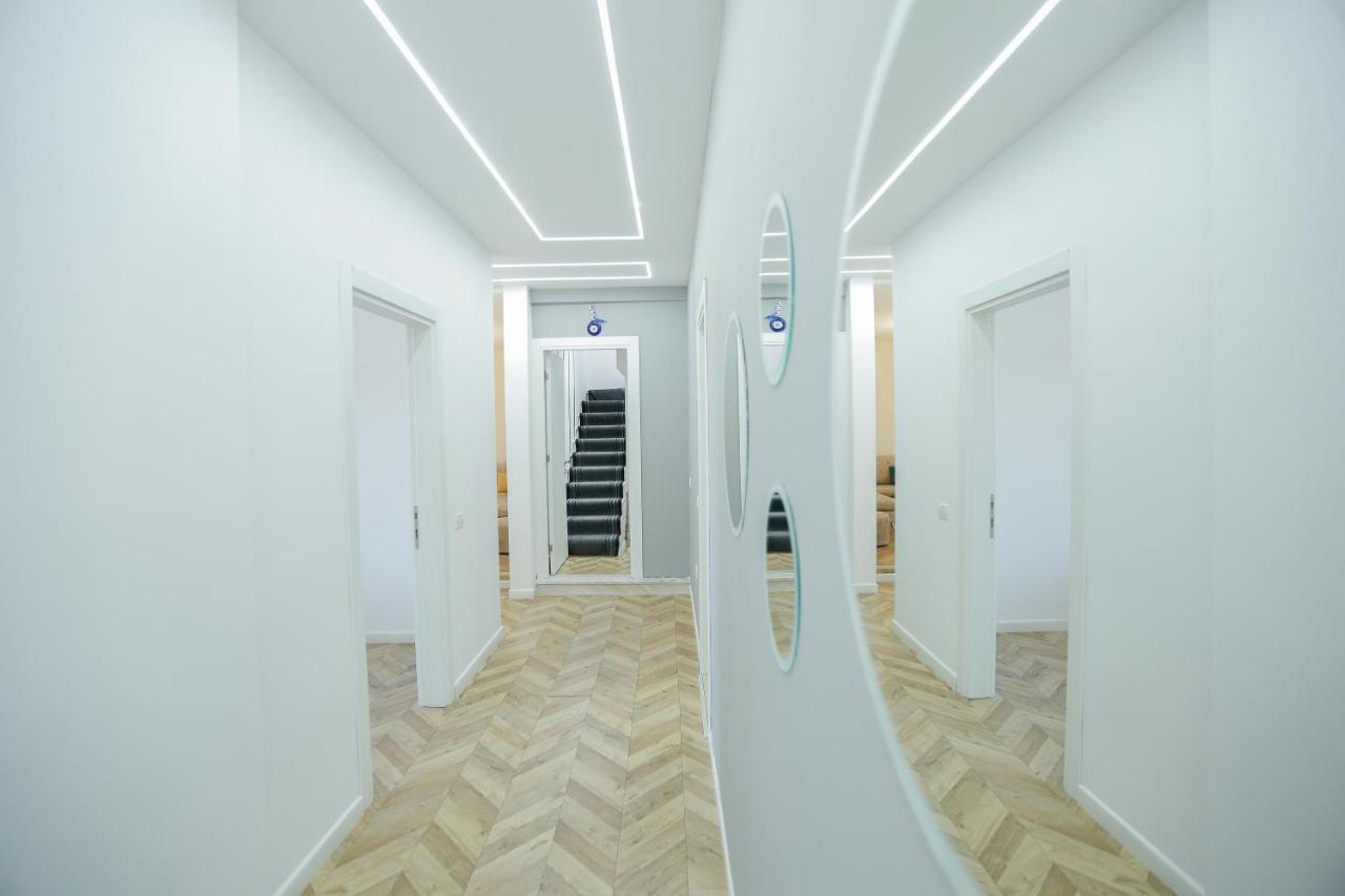 Miku Apartments-Luxury City View At Wilson Square Тирана Экстерьер фото