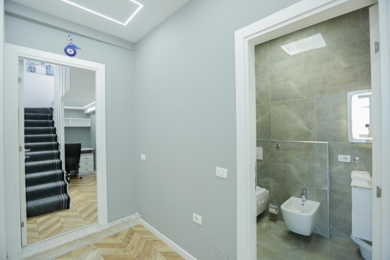 Miku Apartments-Luxury City View At Wilson Square Тирана Экстерьер фото