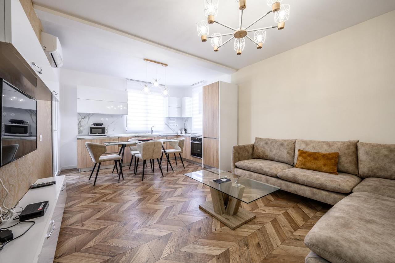 Miku Apartments-Luxury City View At Wilson Square Тирана Экстерьер фото