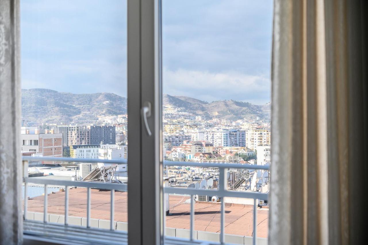 Miku Apartments-Luxury City View At Wilson Square Тирана Экстерьер фото