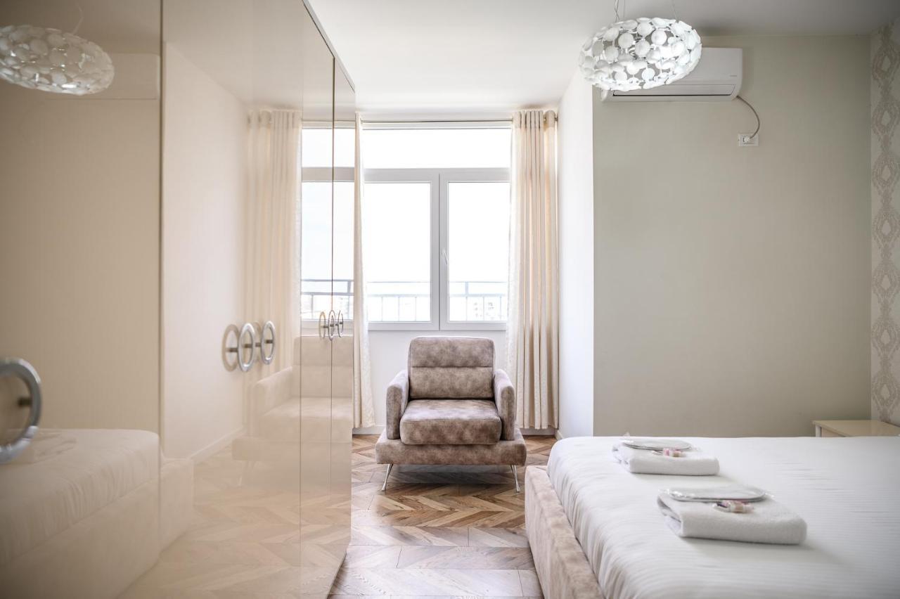 Miku Apartments-Luxury City View At Wilson Square Тирана Экстерьер фото