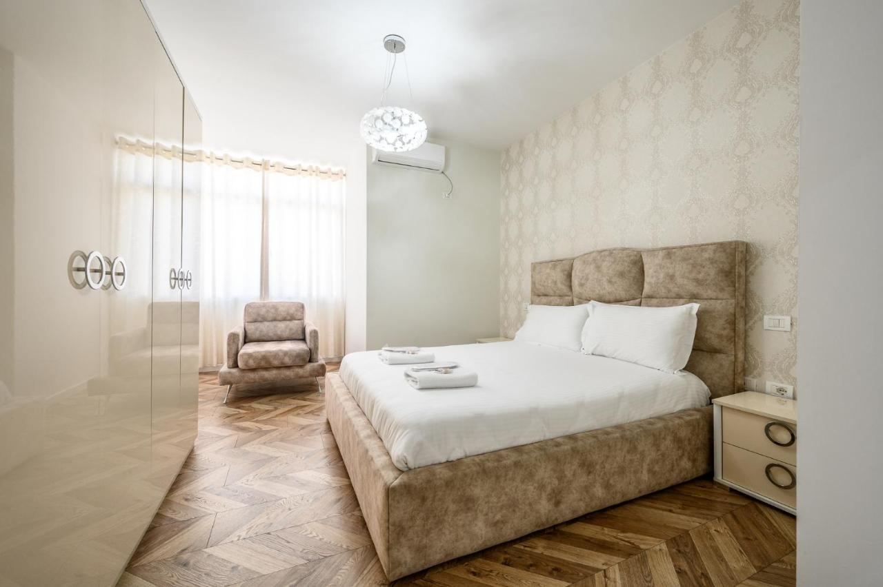 Miku Apartments-Luxury City View At Wilson Square Тирана Экстерьер фото