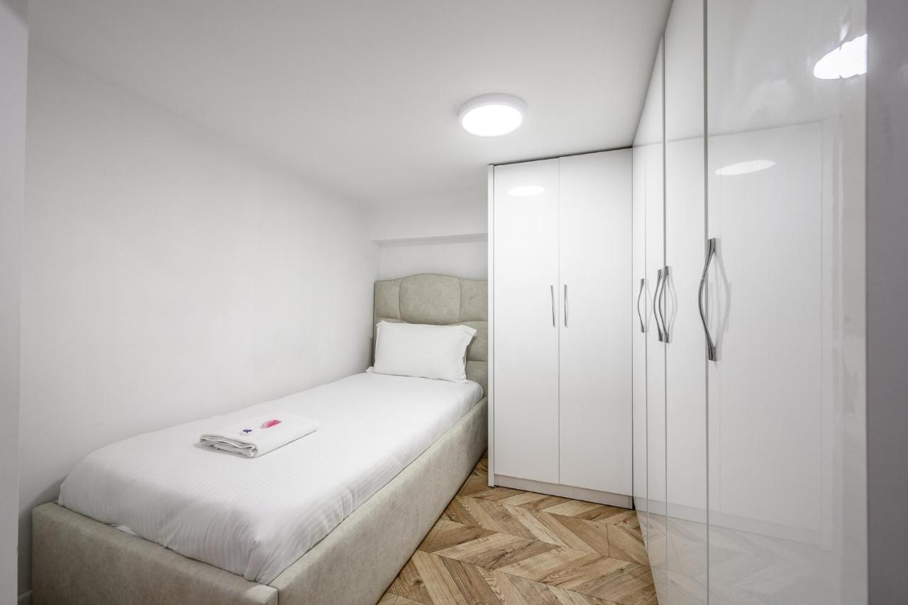 Miku Apartments-Luxury City View At Wilson Square Тирана Экстерьер фото