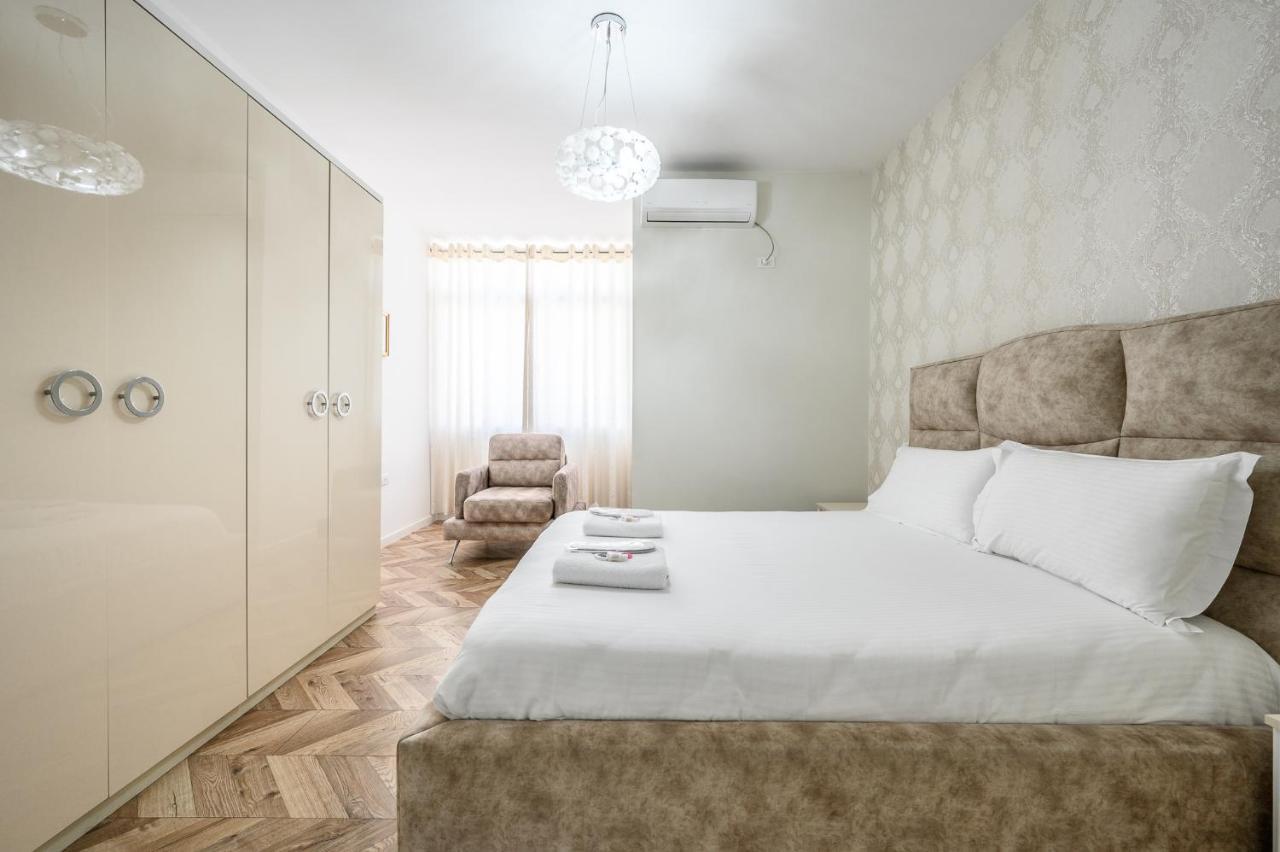 Miku Apartments-Luxury City View At Wilson Square Тирана Экстерьер фото