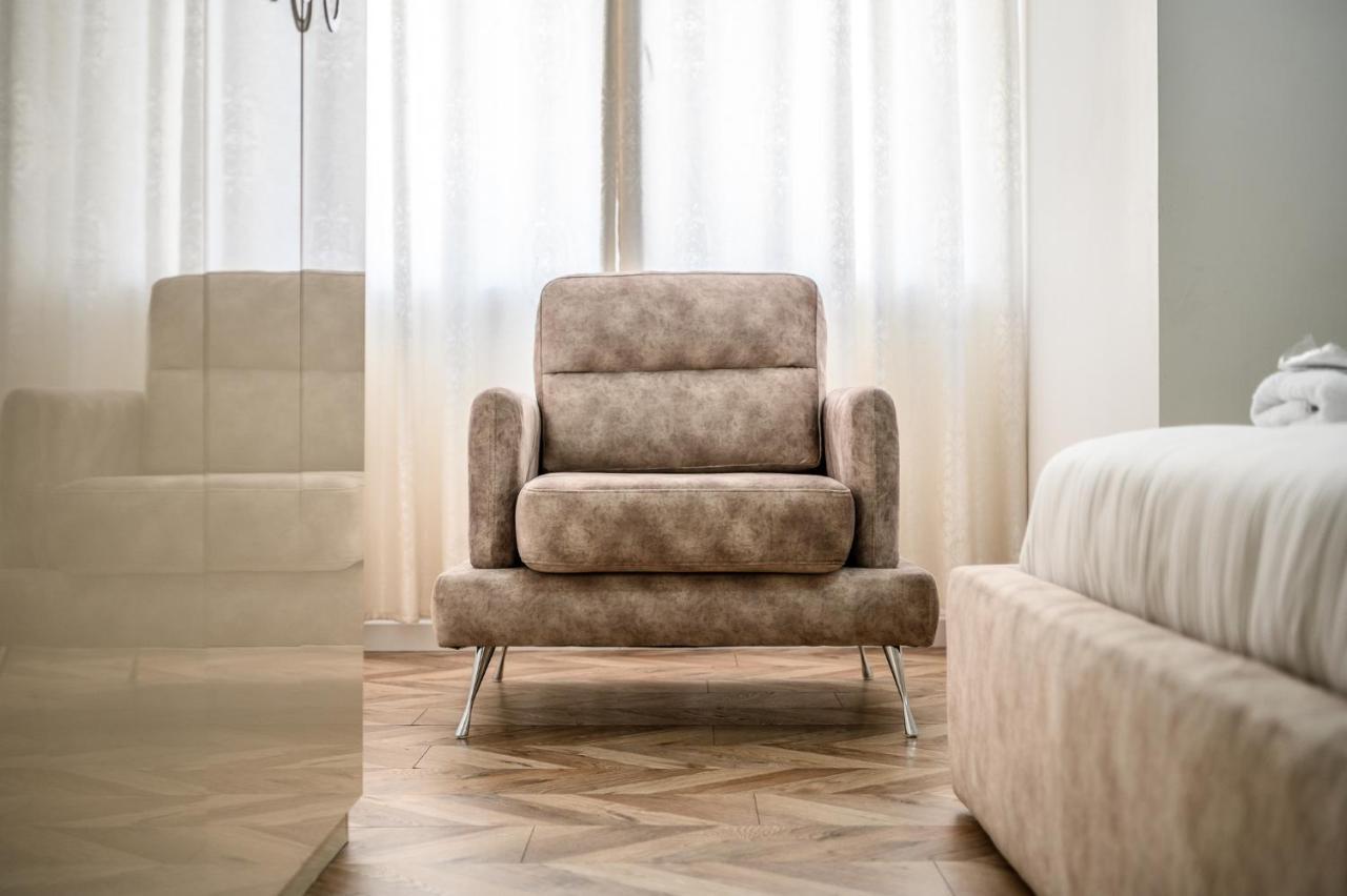 Miku Apartments-Luxury City View At Wilson Square Тирана Экстерьер фото