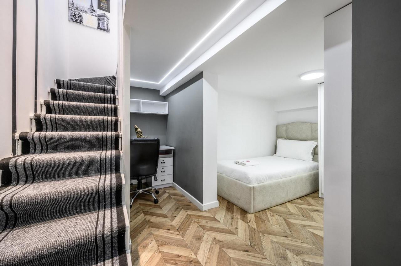 Miku Apartments-Luxury City View At Wilson Square Тирана Экстерьер фото